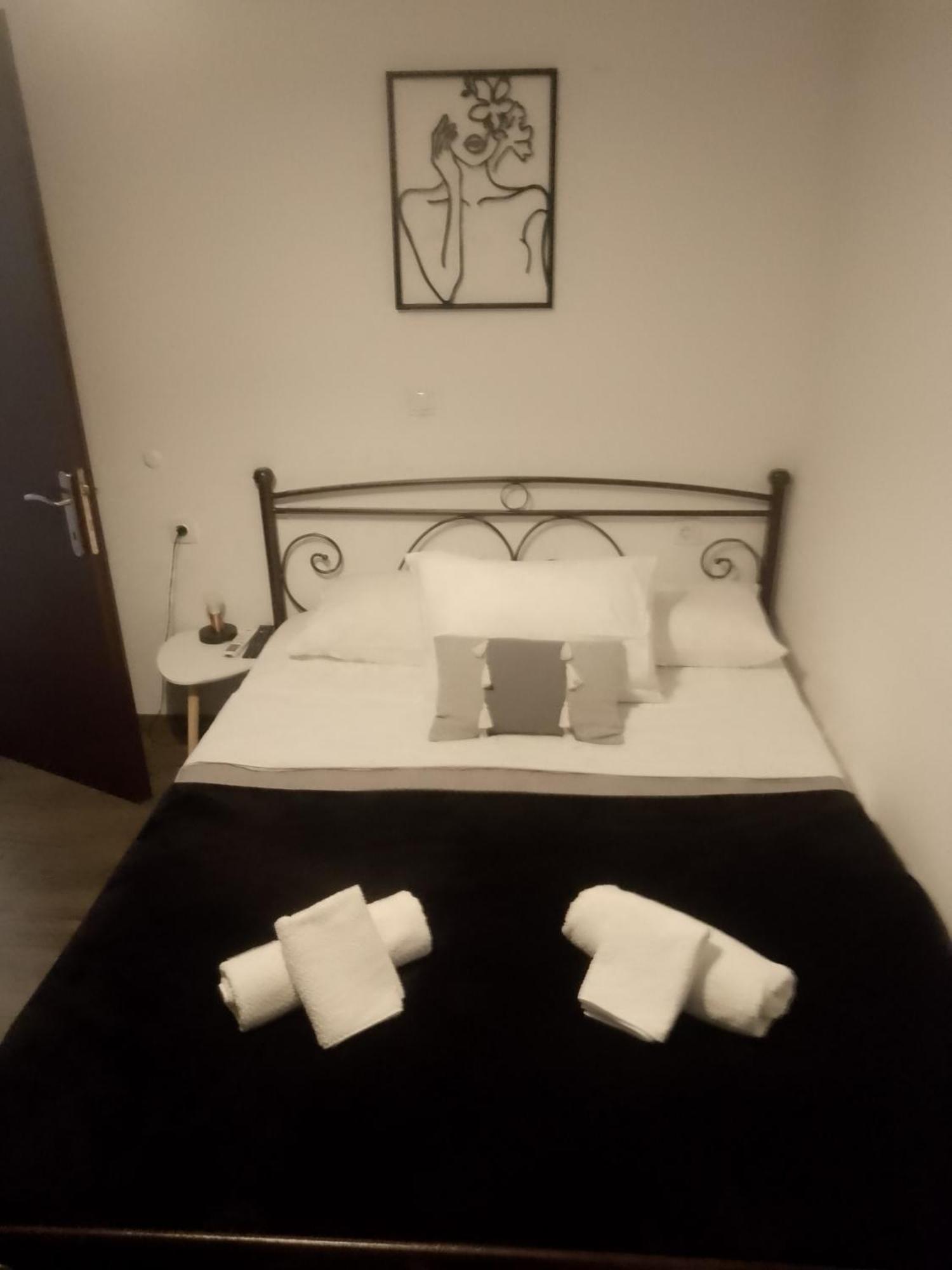 Elegant Loft 2 *